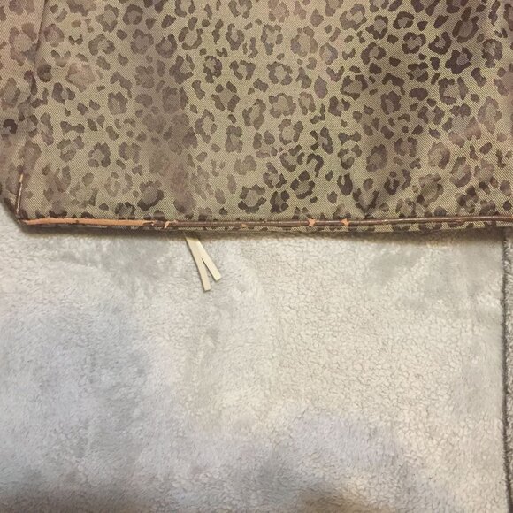 Miche Cleo Leopard Print Tote Bag With Double Zipper Pockets - Picture 14 of 14
